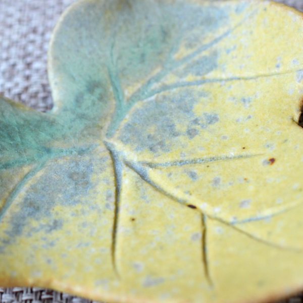 TSUNE　箸置き　-つたの葉-